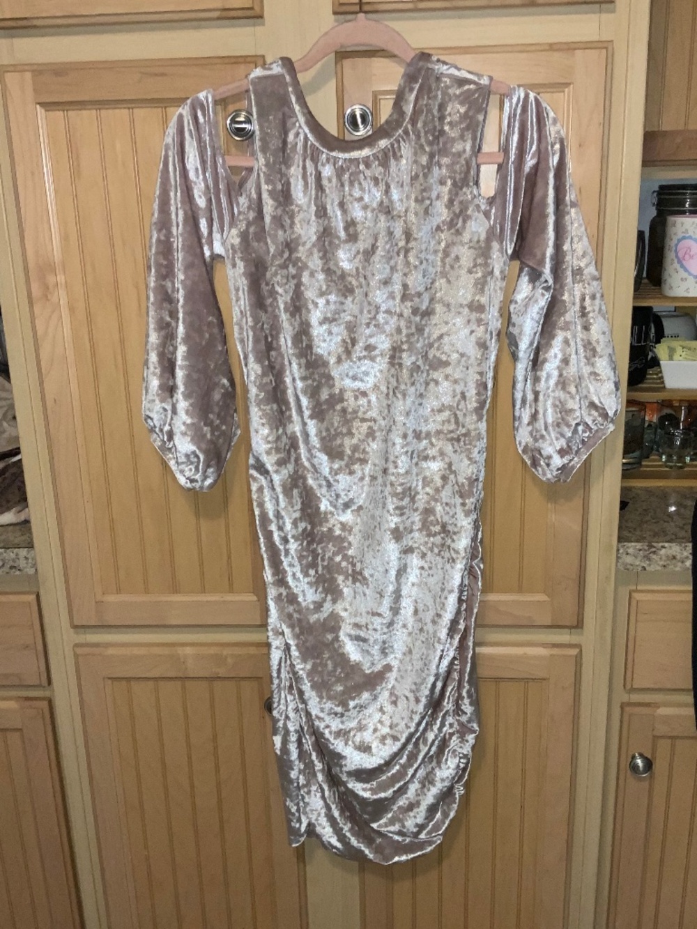 Women’s Express Blush Crushed Velvet Cold Shoulder Dress Preowned Size Large